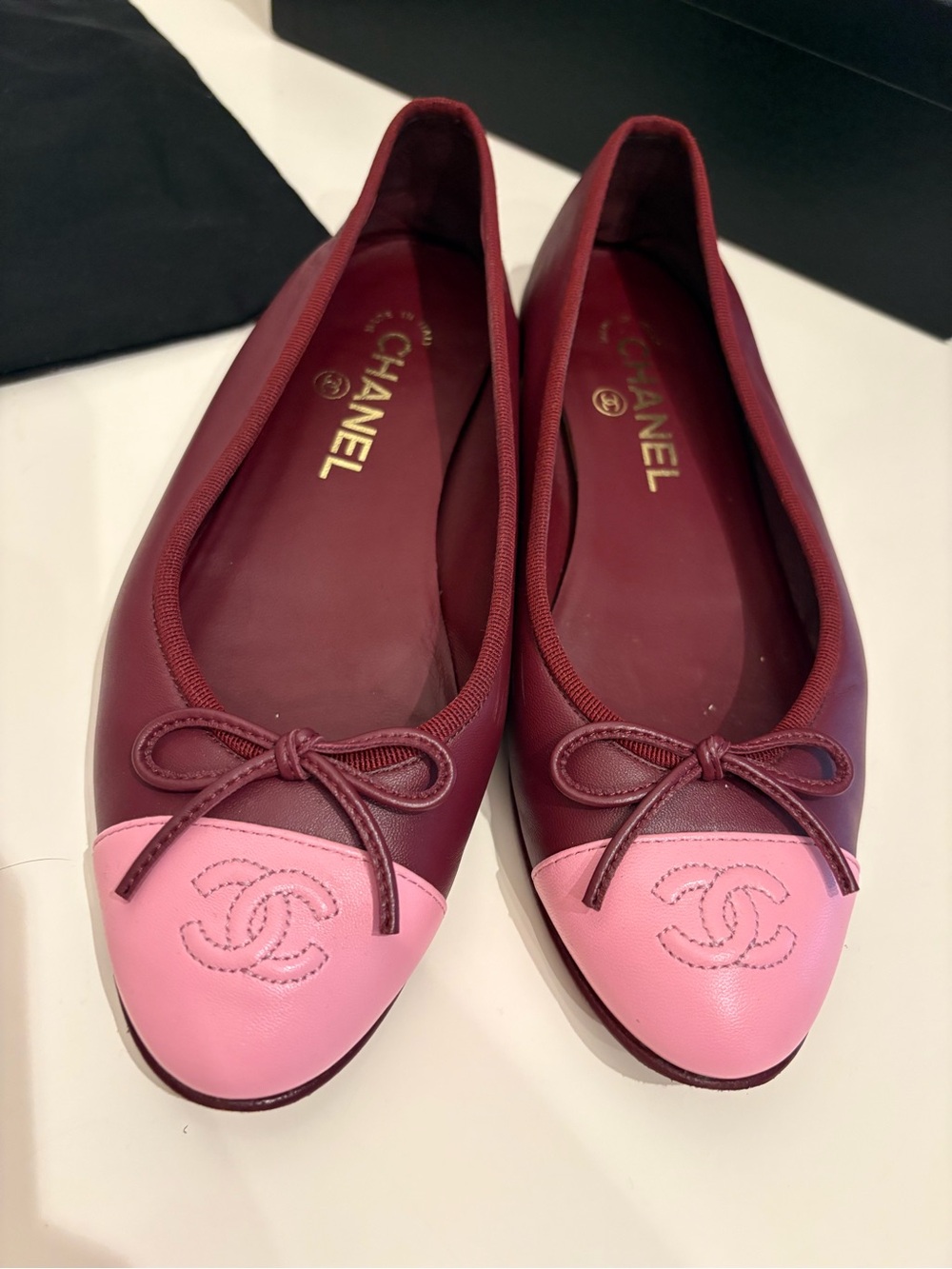 CHANEL by Matthieu Blazy Two Tone Leather Ballet Flats in Burgundy and Pink 37.5 - Picture 3 of 6